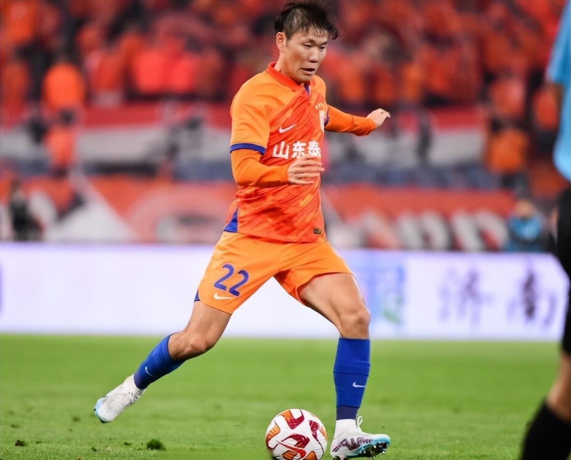 et365（中国）官方网站、APP下载、bet365 Sports-喜讯！他可能成本赛季首位踢中超主力的05后指挥官，值得期待